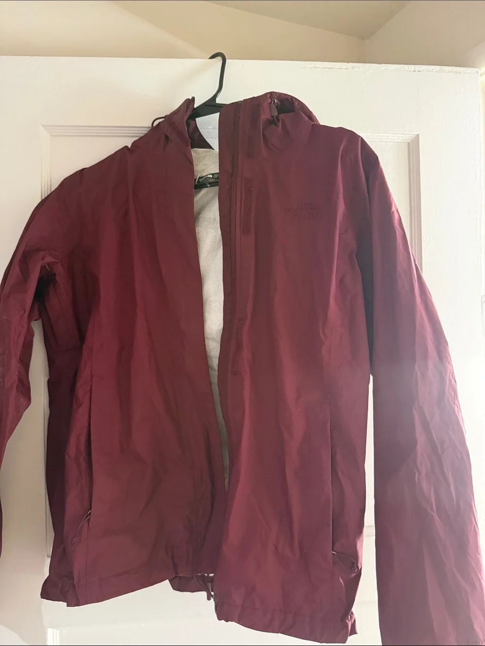 The North Face women’s windbreaker small